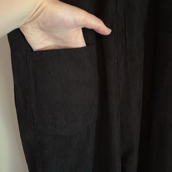 SHEIN Black Jumpsuit with Square Neckline and Relaxed Fit - Picture 5 of 10